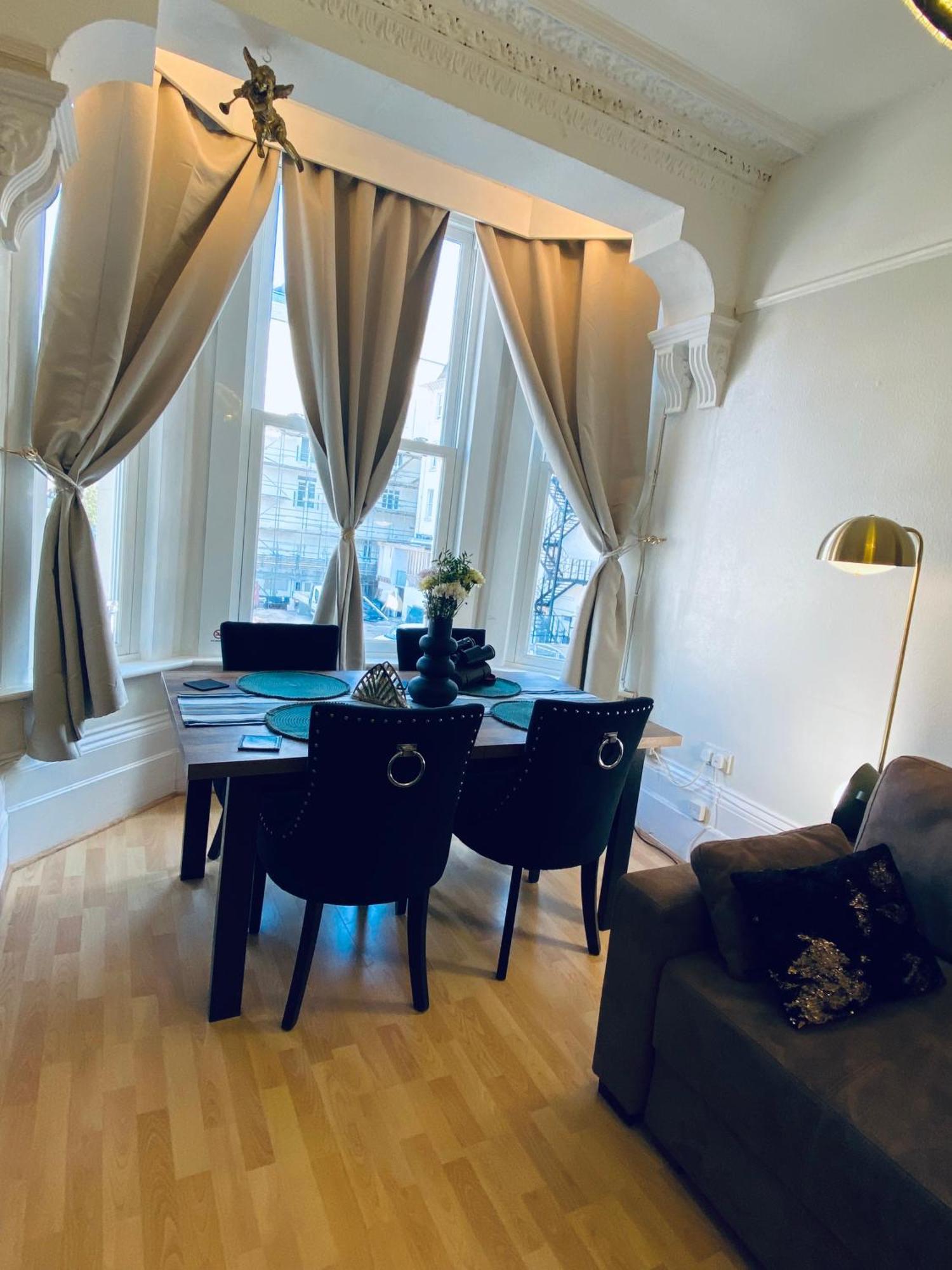 Ann Apartments Opposite The Pier With Sea View Портцмаус Экстерьер фото